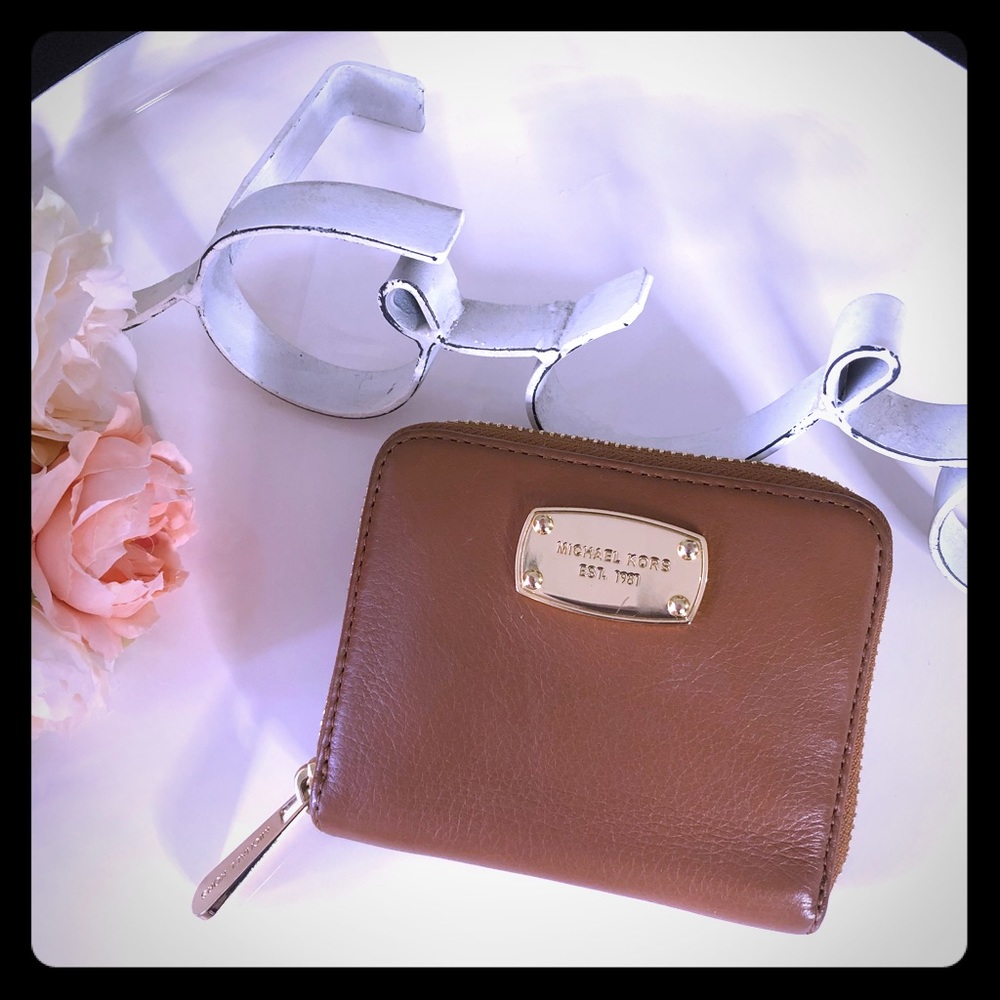 Michael Kors Leather Zipper Wallet